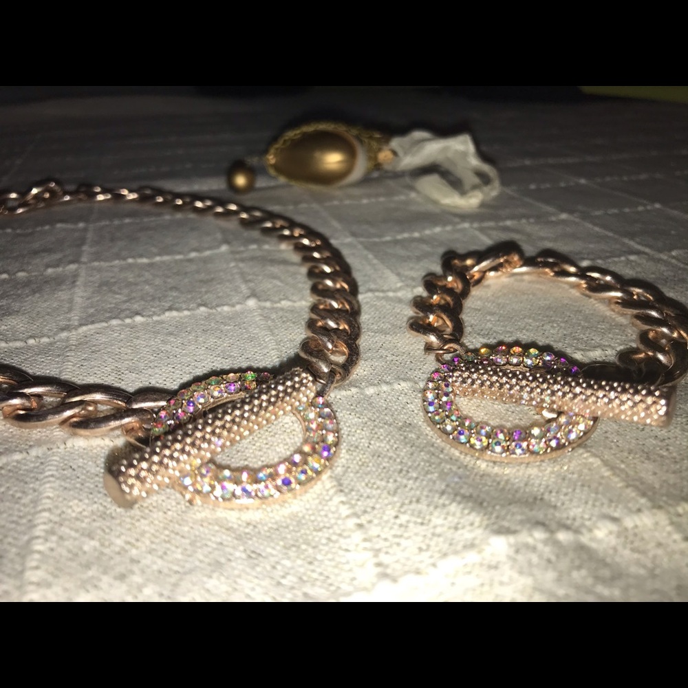 Necklace and bracelet set rose gold toggle